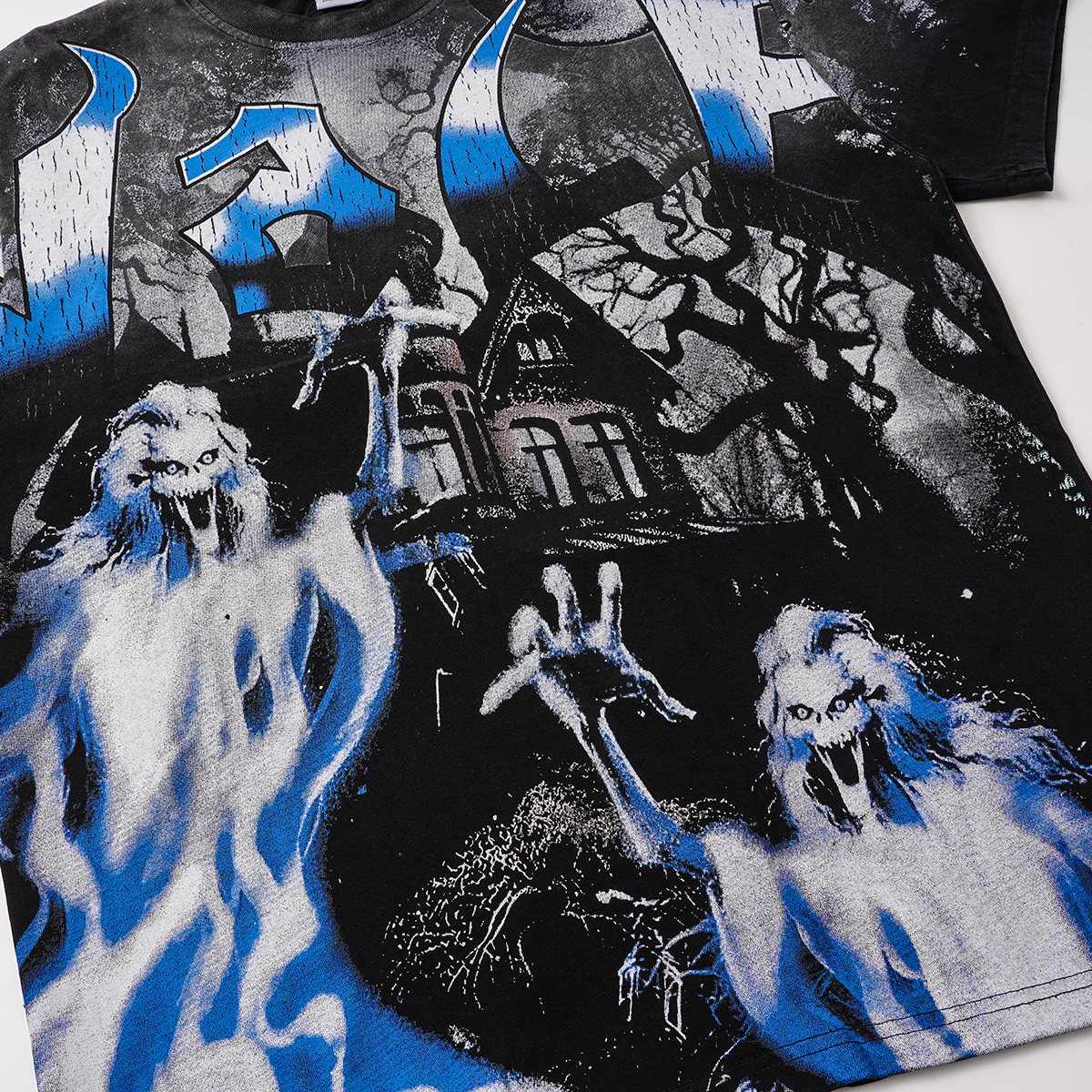 VALE USA Haunted House Ghost Graphic T-Shirt — detail